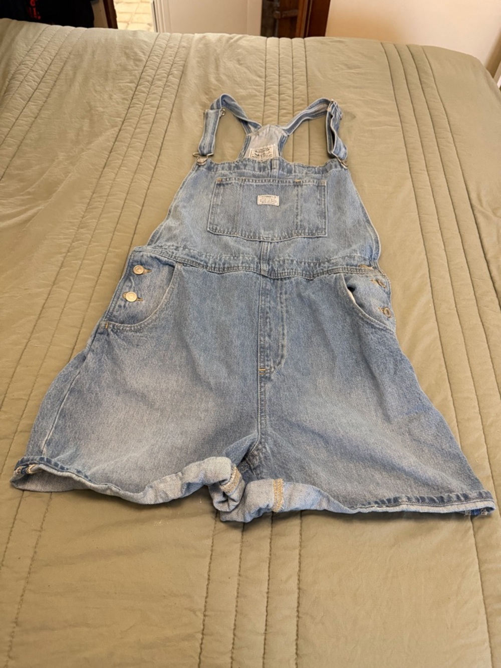 Levi’s Overalls-Worn Once (Size Large)